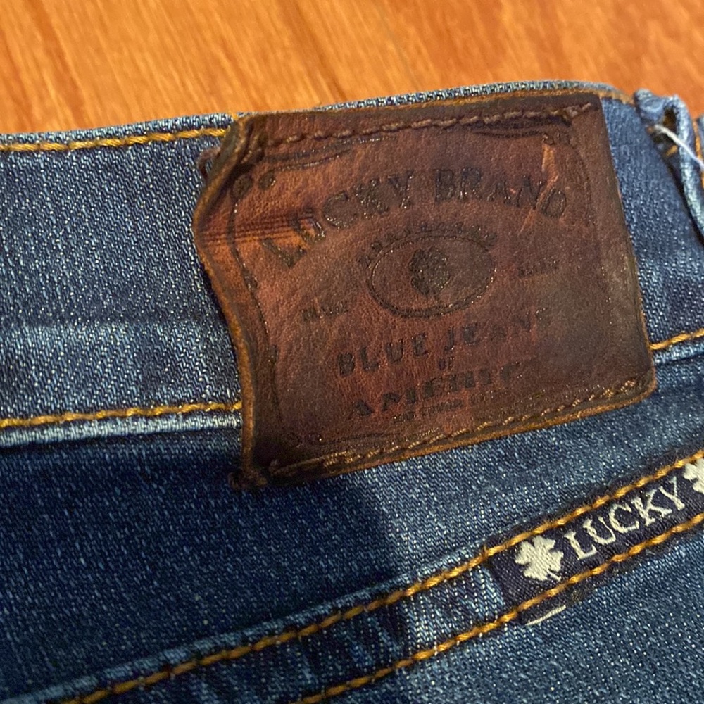 Lucky Brand Charlie Baby Boot Jeans. Size 6/28 Regular - Picture 8 of 15